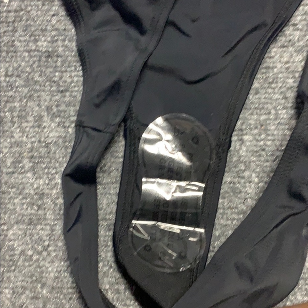 Bikini - Picture 2 of 4